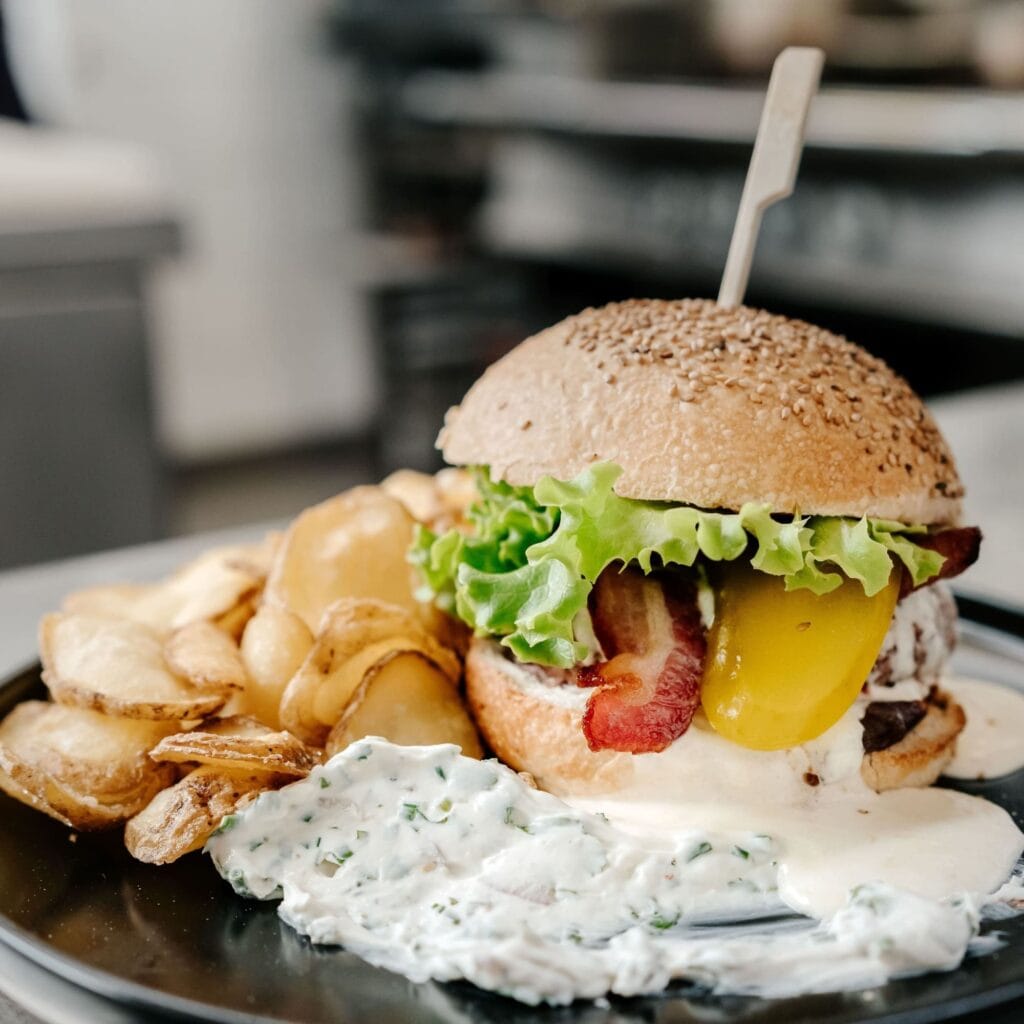 Burger du Ségala du restaurant La Fille des Vignes à Uzès