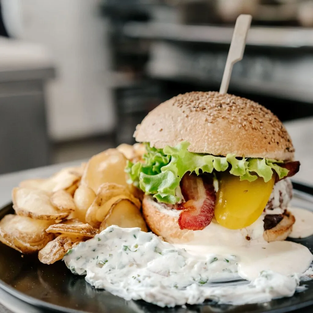 Burger du Ségala du restaurant La Fille des Vignes à Uzès